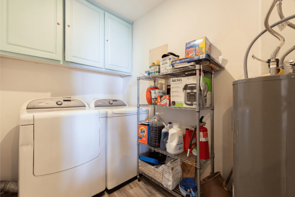 Bella Sirena A-405 Laundry Room