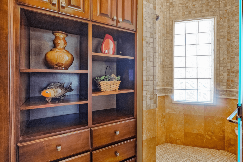 Casa Blanca Villa 9 - Master Bedroom 2 Bathroom Shower