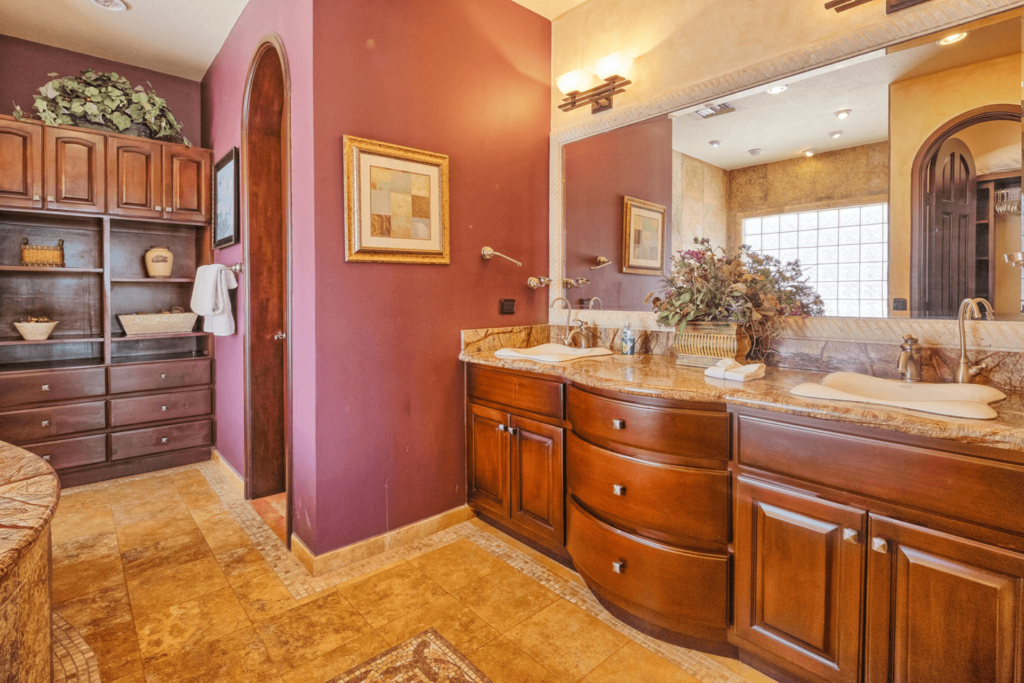 Casa Blanca Villa 9 - Master Bedroom Bathroom